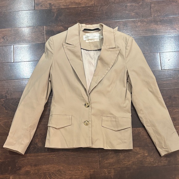 InWear | 8 | Classic Women's Tan Blazer - Picture 2 of 6